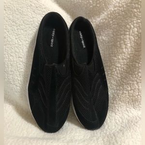 Easy Spirit Black Slip On Size 11